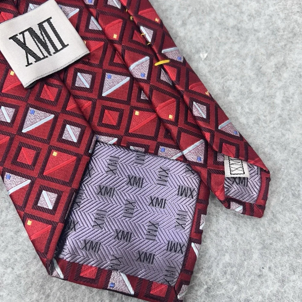 XMI Classic Silk Tie Red Geometric Jacquard‎ Woven Made In Italy 61 x 4